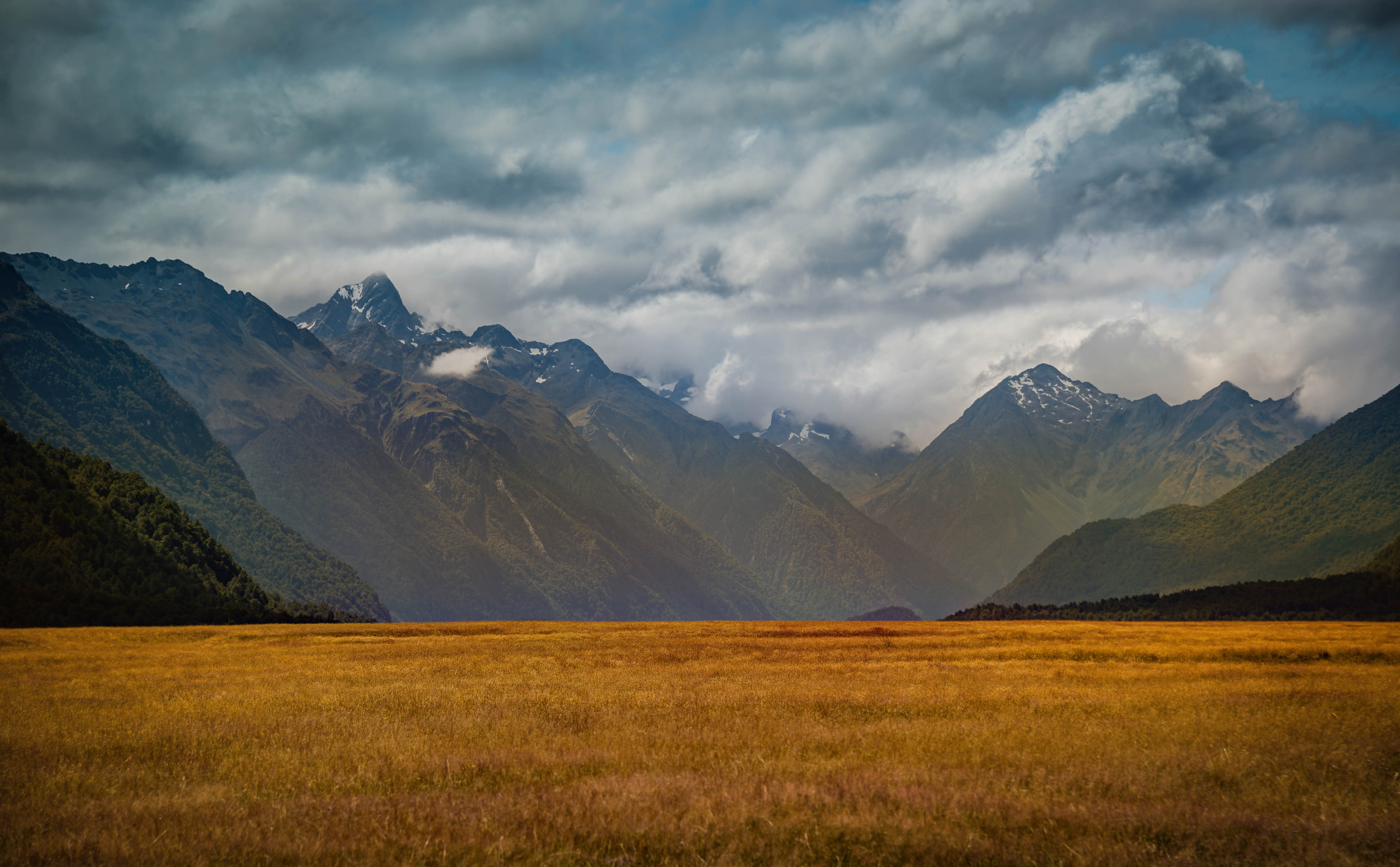 The Valleys on the Way to Milford Sound #0663